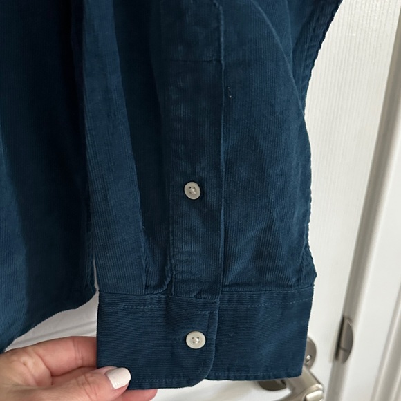 Men's Navy Blue Button-Down Shirt NWT - Picture 4 of 9